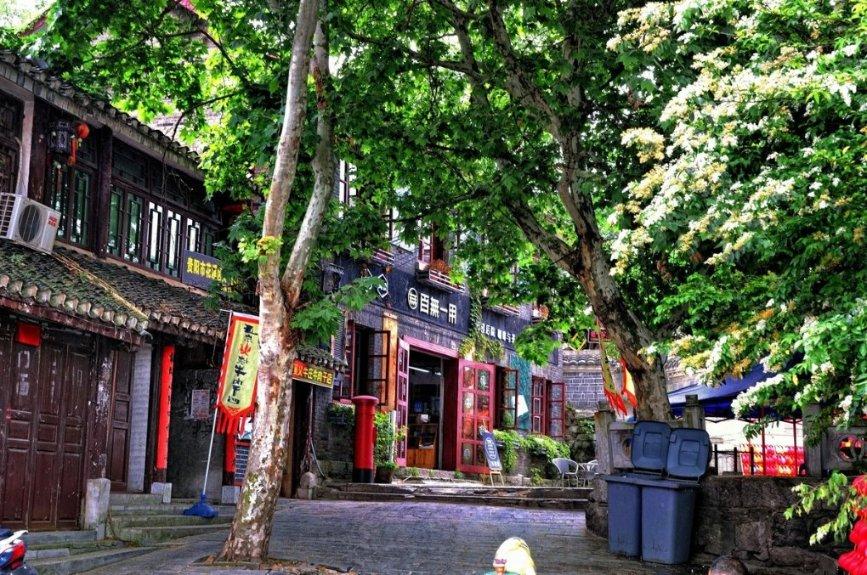 老字号的餐饮店如此赚钱,为什么没有年轻人愿意传承?-智能问答网页,精准解答你的问题